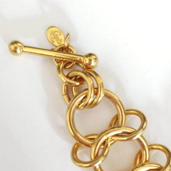 Gold and silver toggle close bracelet - Picture 9 of 9